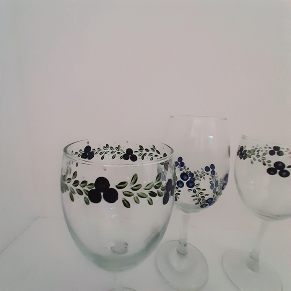 Hand Painted Blueberry Fruits Wine Glasses - Picture 2 of 6